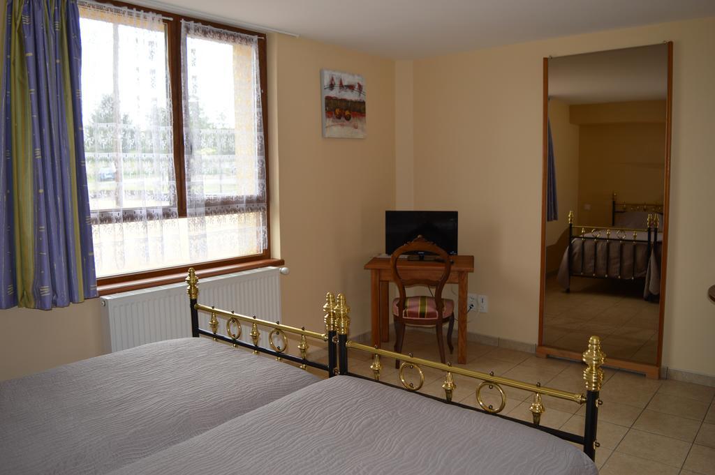 Côté Midi Chambre d'hôte Chaneins Exterior foto